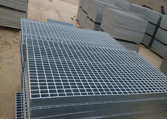 Chine Raffinez la grille galvanisée de plancher, grille de maille de passage couvert d'épaisseur de 3/5mm fournisseur