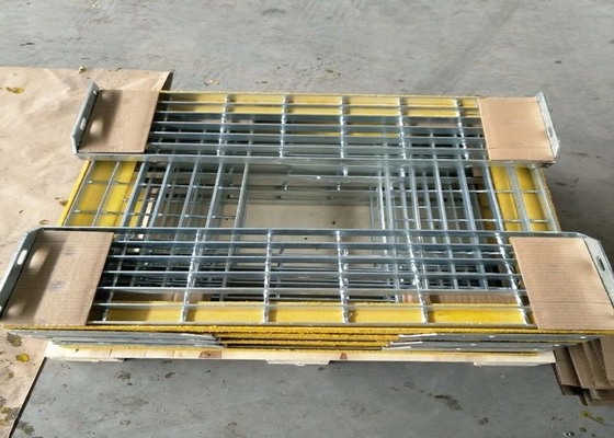 Chine Bandes de roulement d'escalier T6 discordantes en acier avec de l'acier à faible teneur en carbone de flair antidérapant jaune fournisseur