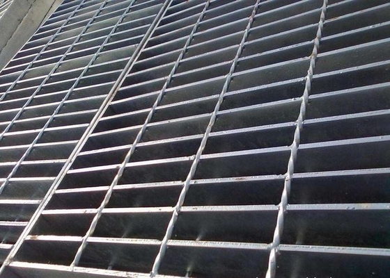 Chine Longueur discordante en acier galvanisée par stationnement de barre de la traverse ISO9001 au-dessous de 1200mm fournisseur