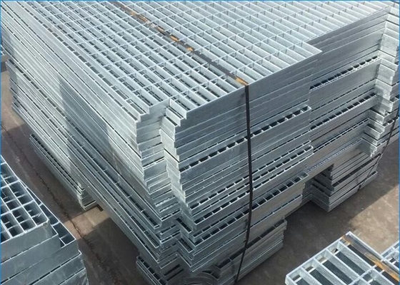 Chine Matériau de la construction Q235 de haute résistance discordant en acier galvanisé par plate-forme fournisseur