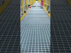 Maille métallique perforée