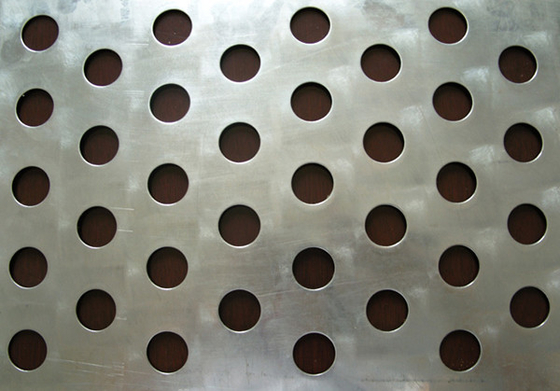 Chine Customized different hole 1mm Iron plate Galvanized perforated metal mesh fournisseur