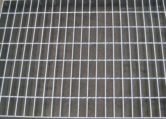 Chine Grille tordue de plancher d'acier inoxydable de barre, grilles industrielles du plancher ISO9001 fournisseur