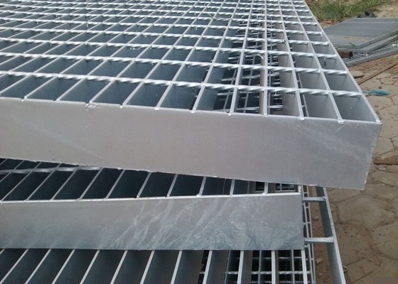 Chine Grille galvanisée par industrie en métal, plancher simple durable de maille d'acier de barre fournisseur