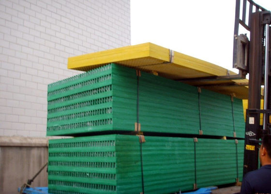 Chine Couvertures en plastique vertes de grille, grille du plastique 1220 x 3660 renforcé par fibre de verre fournisseur