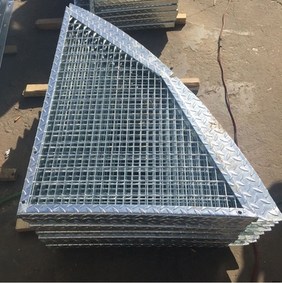 Chine Anti grille de barre galvanisée par glissement extérieur, plancher de grille en métal de 30 * de 3mm fournisseur