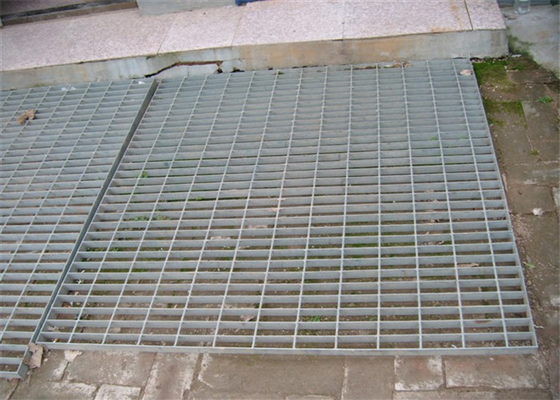 Chine Longueur en acier galvanisée de grille d'immersion chaude largeur de 300 - de 1000mm 300 - 6000mm fournisseur
