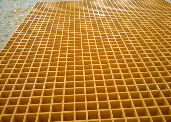 Chine plancher en plastique de perforation rectangulaire de 38MM râpant l'aperçu gratuit jaune de couleur fournisseur