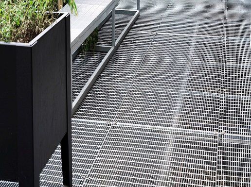 Grille en acier inoxydable galvanisée à chaud pour couloirs d'escalier extérieurs extérieurs et passerelles de plateforme