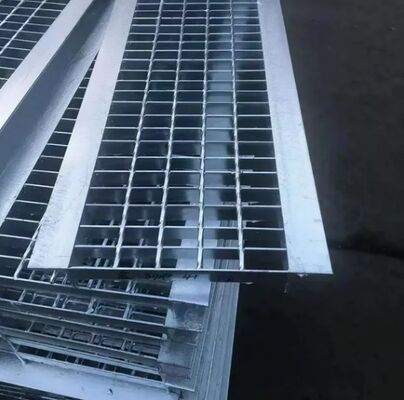 Grille en métal de drain de fossé de l'acier Q235 à faible teneur en carbone, couverture de grille de drain de 3 - de 10mm
