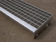 Bandes de roulement d'escalier T4 en acier galvanisées par T5 avec le plat à carreaux pour le plancher d'industrie fournisseur