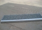 Bandes de roulement d'escalier en métal d'ASTM Q235 SS304, bande de roulement d'escalier de l'acier inoxydable 25 x 3 fournisseur