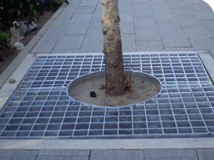 Bâche de piscine premium pour arbres avec grille en acier durable