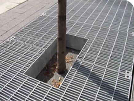 Bâche de piscine premium pour arbres avec grille en acier durable