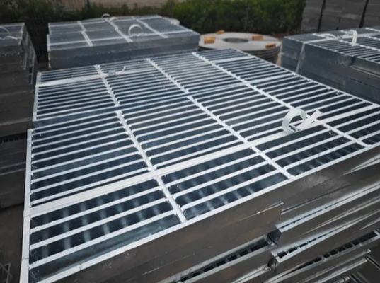 Poids de la grille de plancher de barres d'acier galvanisées DIP chaud à forte charge
