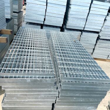 Hot Dipped Galvanized Steel Grating with 20 x 3 to 100 x 10 Bearing Bar and 38mm Cross Bar Pitch