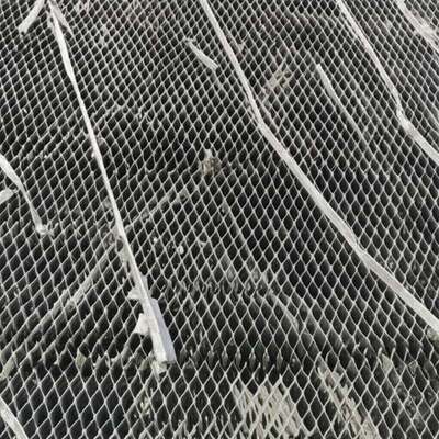 Grilles en acier inoxydable dentelé galvanisé à chaud pour passerelles et plateformes industrielles