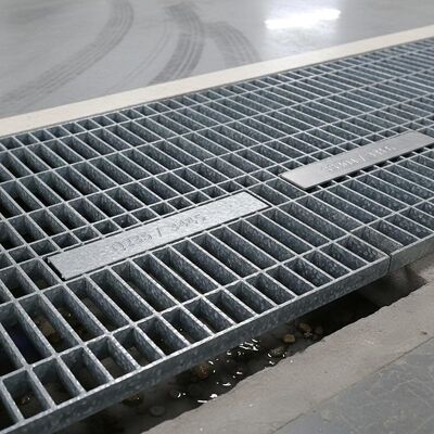 Grille d'acier galvanisé lourd avec matériau Q235 / Q345 / SS304 / SS316 pour un parking autopropulsé