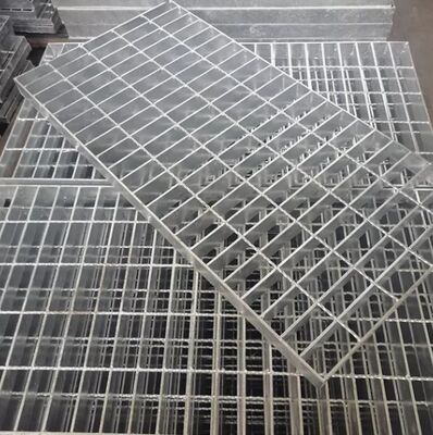 Grille en acier galvanisée à chaud avec style dentelé et tailles personnalisables pour plates-formes industrielles