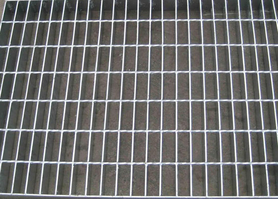 Grille tordue de plancher d'acier inoxydable de barre, grilles industrielles du plancher ISO9001