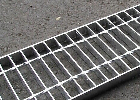 Surface galvanisée en acier d'immersion chaude de couverture de drain de grille du béton 30 x 3