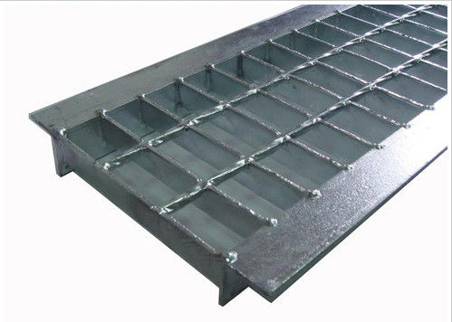Couvertures extérieures de grille de drain d'anti glissement, grilles en acier dentelées de couvertures de fossé