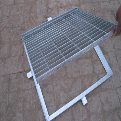 Un matériel Q235 galvanisé plongé chaud de grille de catégorie de couverture en acier de drain