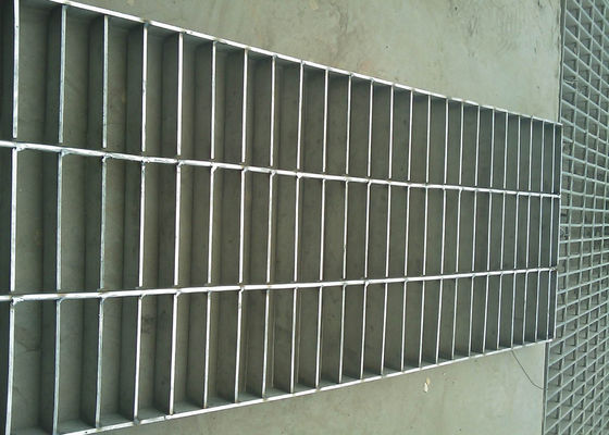 Barre plate de grille de Galvanzied d'acier doux de couverture en acier de drain adaptée aux besoins du client