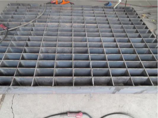 Grille de drainage articulée en acier galvanisé, Grille en acier doux, Grille en fer, Couvercle de drainage en acier