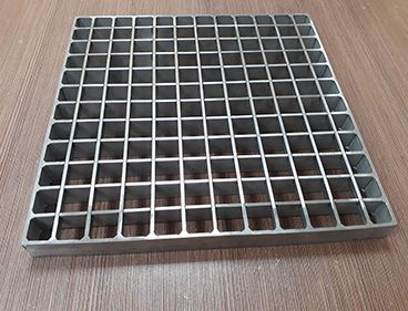 Grille de caillebotis en acier inoxydable en promotion, caillebotis à barres plates dentelées, couvercle de drainage