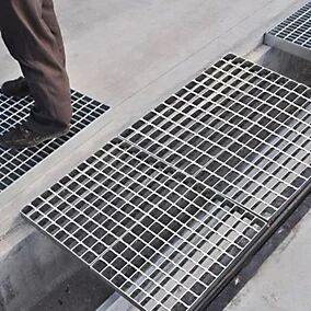 Couvercle de drainage de grille en acier galvanisé lourd avec norme EN124 et certification ISO9001
