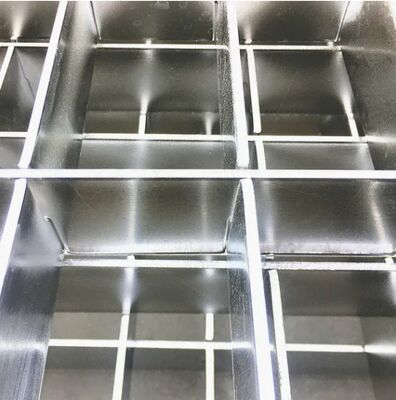 Grille en acier galvanisé dentelé robuste pour les couvercles de tranchées et de drains