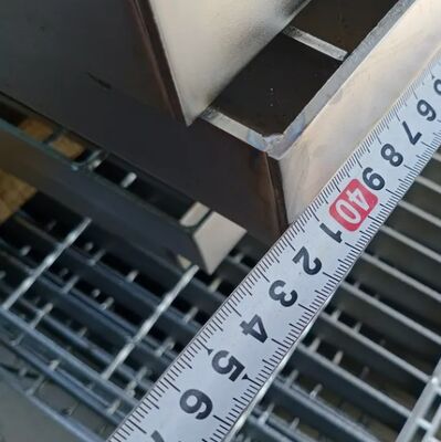 Grille en acier galvanisée à chaud 40X3 mm 800X1600 mm pour les couvertures de drainage industriel et les passerelles