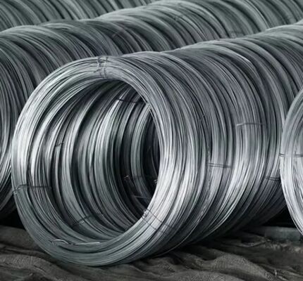 Fil de fer galvanisé trempé à chaud avec Q195 acier à faible teneur en carbone et revêtement en zinc de 30 à 60 g/m2 pour la construction et la liaison