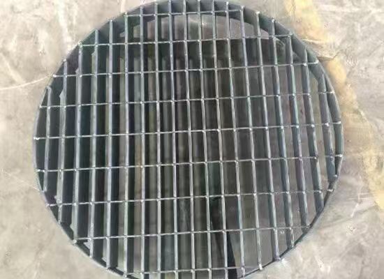 Grille en acier inoxydable 304/316 avec une barre de roulement de 30 mm pour les couvertures de tranchées résistantes à la corrosion et le drainage