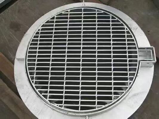 Grille en acier galvanisée à chaud en forme spéciale pour passerelles et plates-formes industrielles